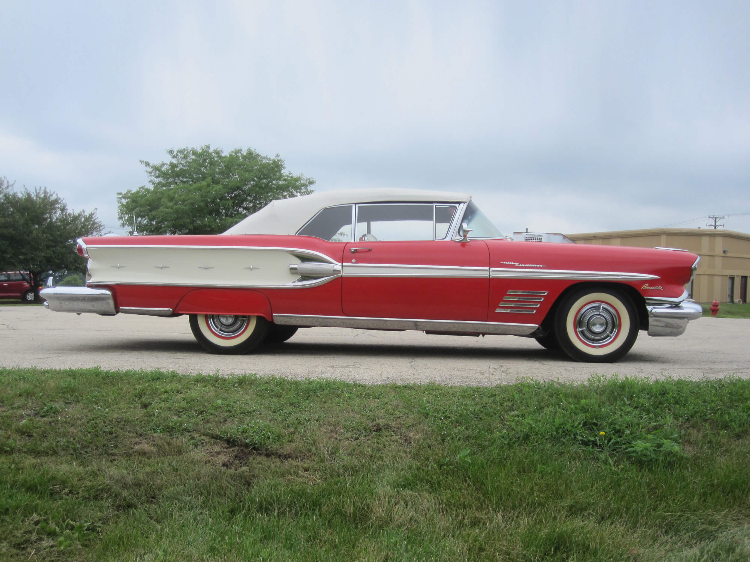 1958 Pontiac Bonneville Ragoon Red and Patina Ivory Convertible 370cu ...