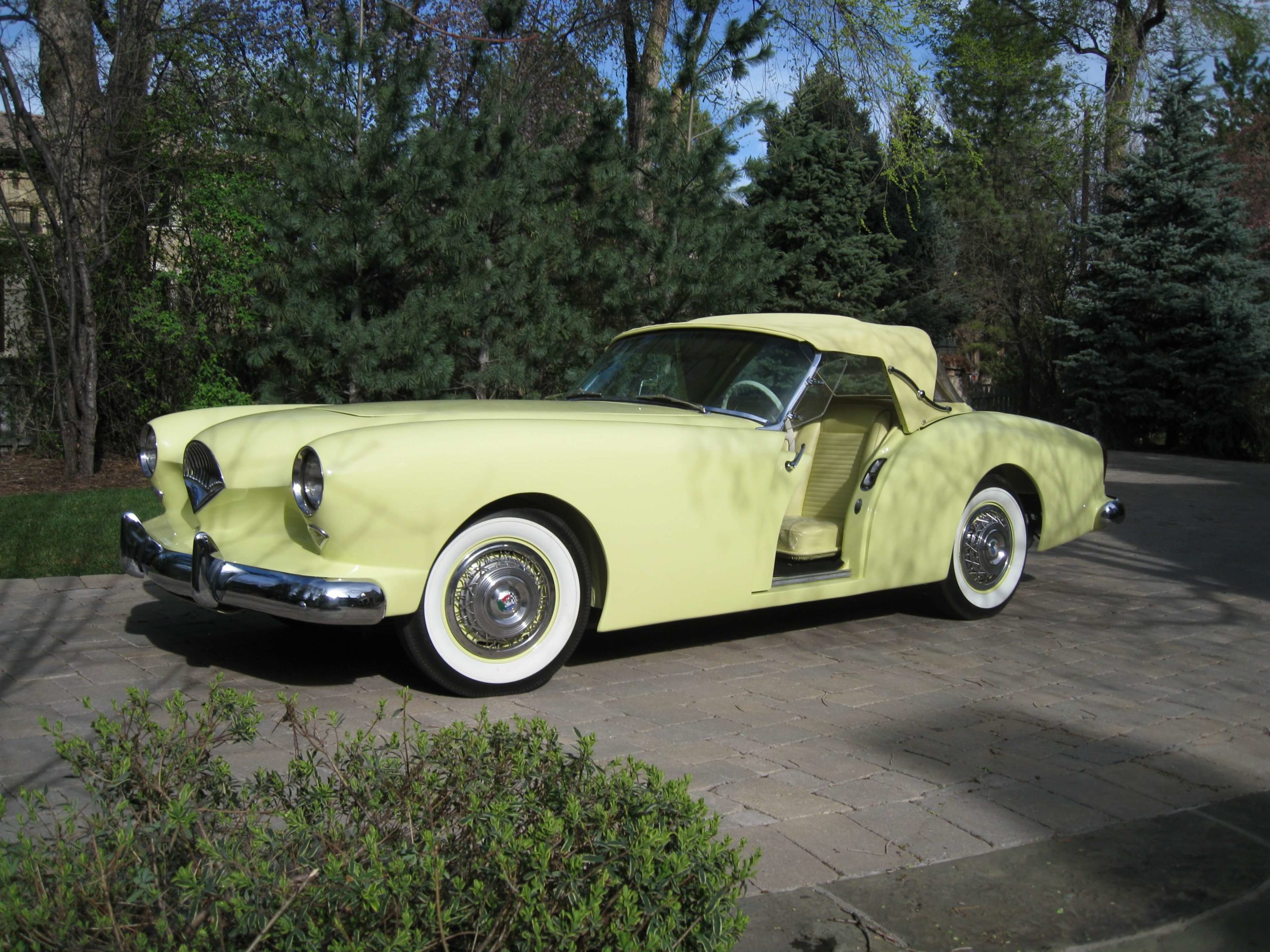 1954 Kaiser Darrin DKF161 Satin Yellow Roadster 161ci/90hp Frank