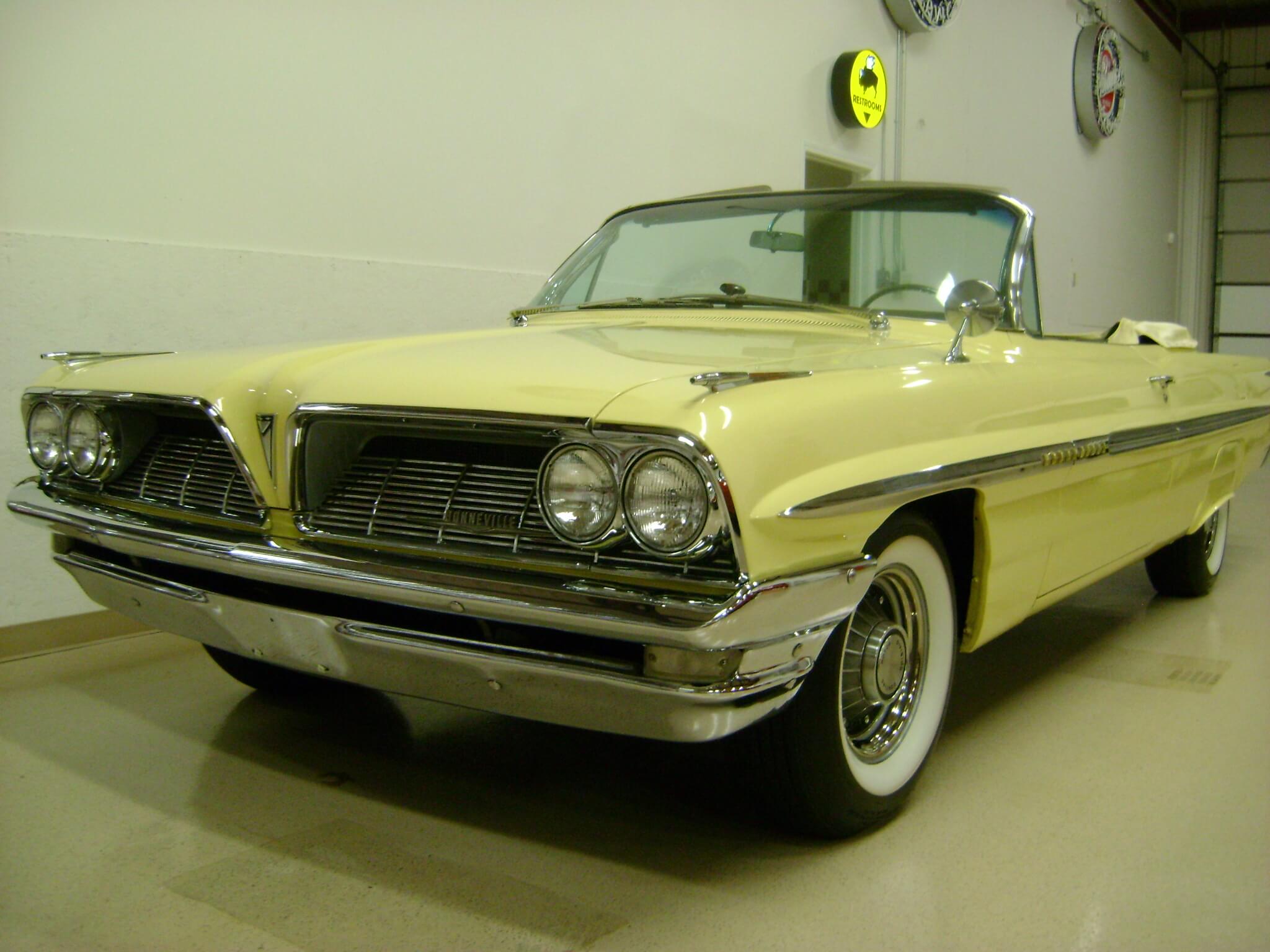 1961 Pontiac Bonneville Convertible | Frank's Classic Cars