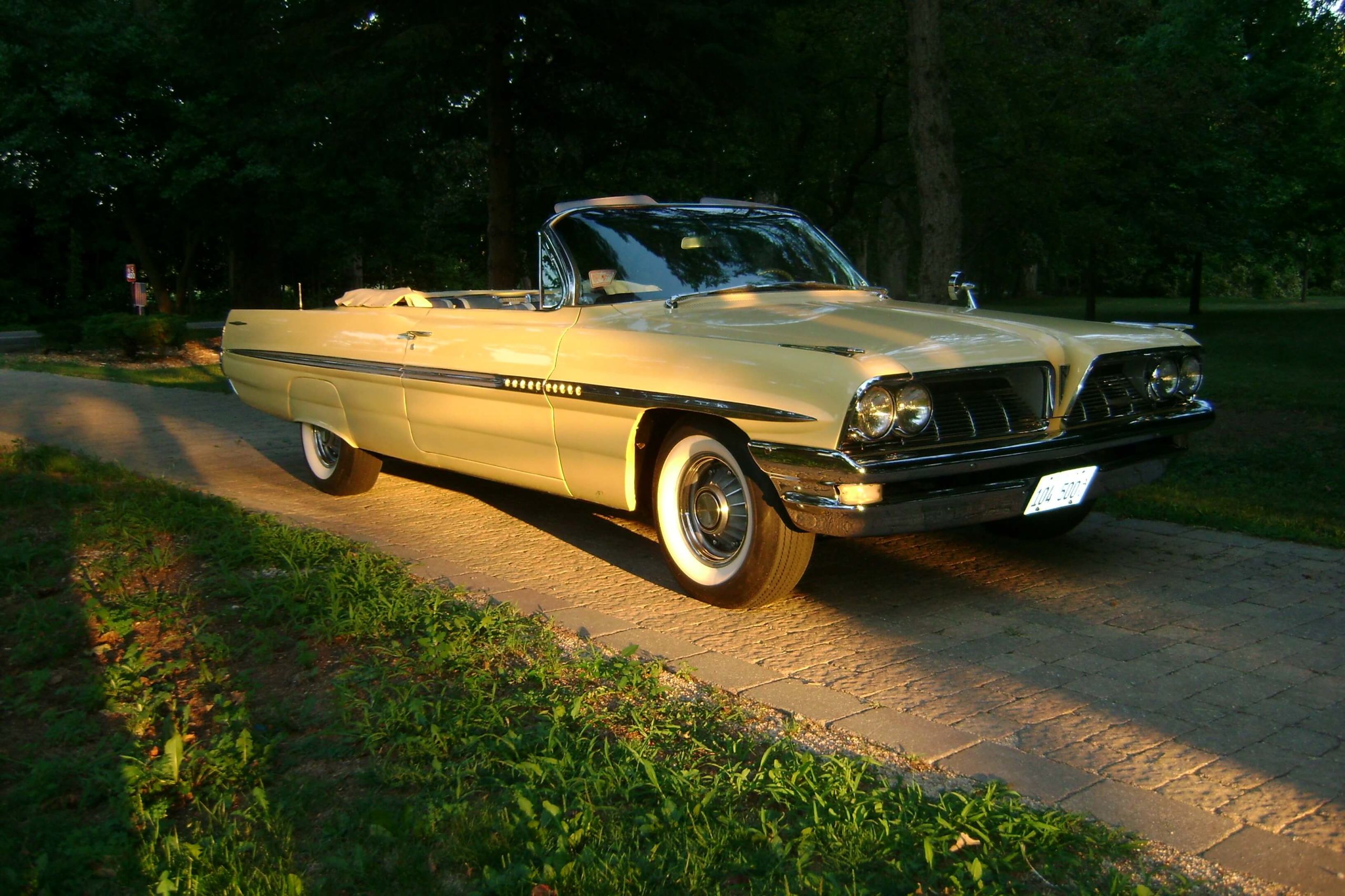 1961 Pontiac Bonneville Convertible | Frank's Classic Cars